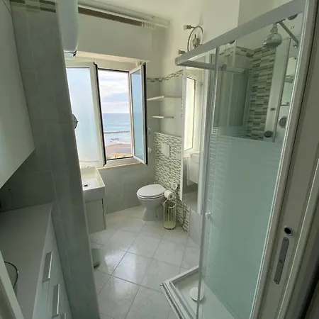 Monolocale Con Vista Mozzafiato * 산토바르톨로메오알마레